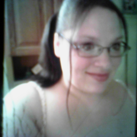 Meet your Posher, Christina - Picture 4 of 4